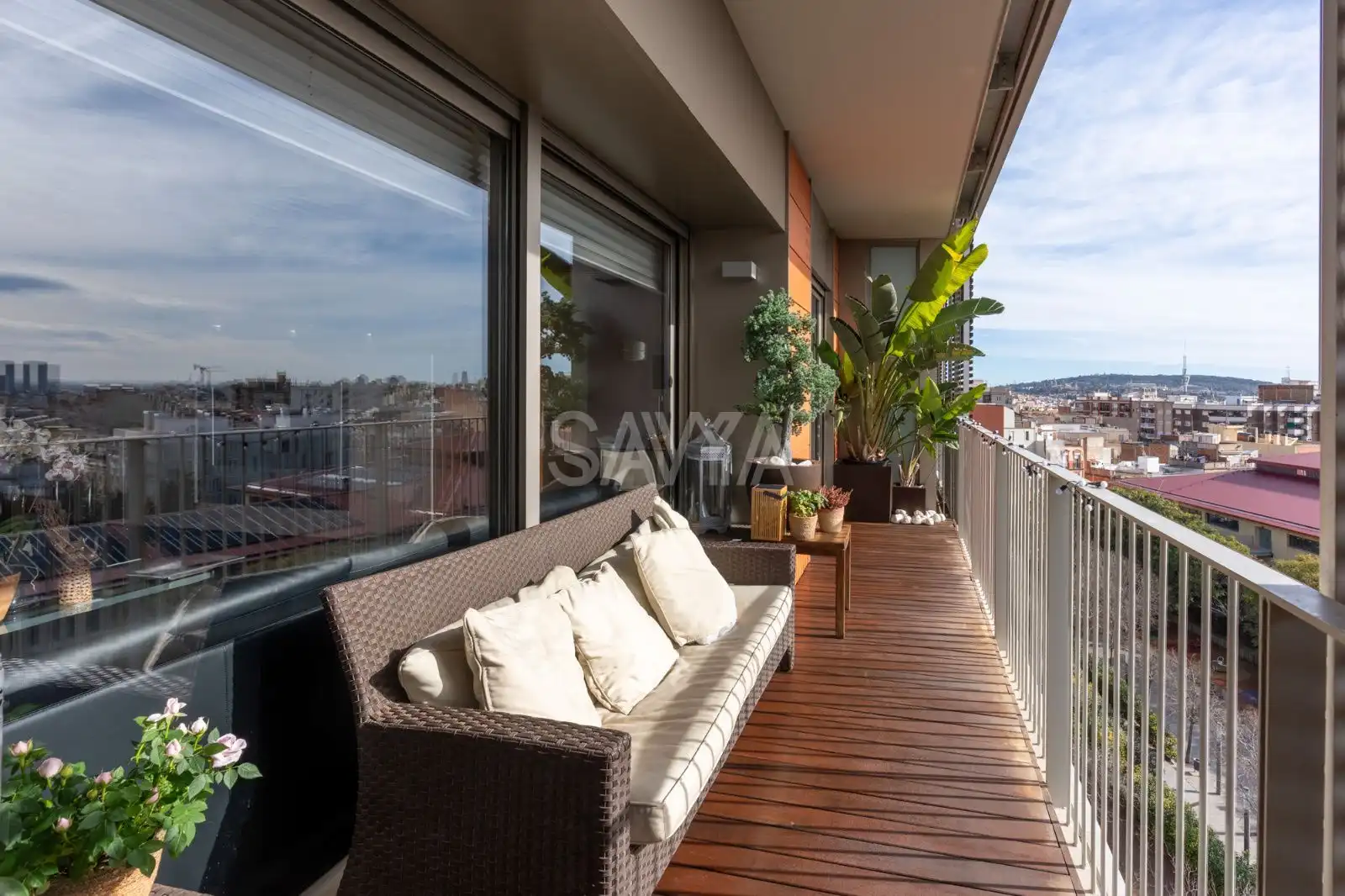 Terraza de Ático en venta en L'Hospitalet de Llobregat con Aire acondicionado, Calefacción y Parquet