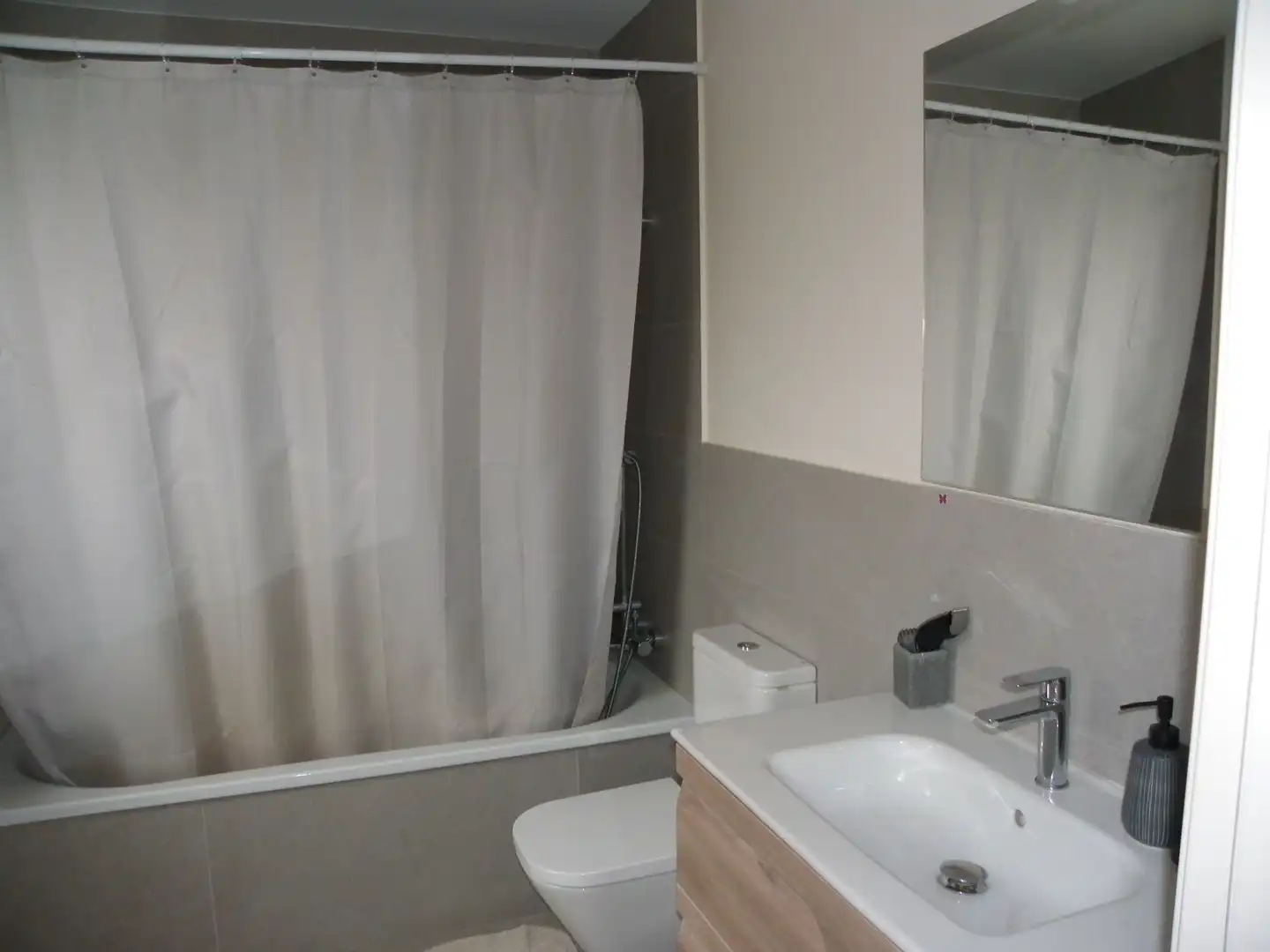Bathroom of Houses for sale in Albons  with Air Conditioner, Heating and Private garden
