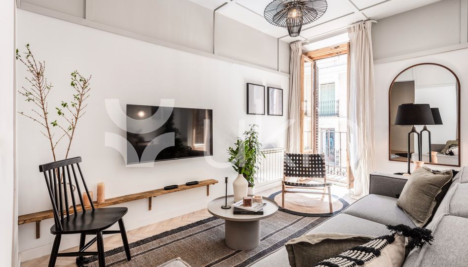 Apartamento de alquiler en Calle de San Andrés, Universidad - Malasaña - Imagen 2