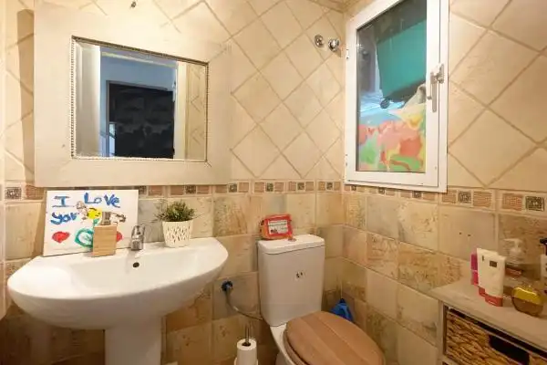 Bany de Casa adosada en venda en Benalmádena amb Aire condicionat, Jardí privat i Terrassa