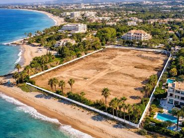 Industrial land for sale in Plaza de los Naranjos 4