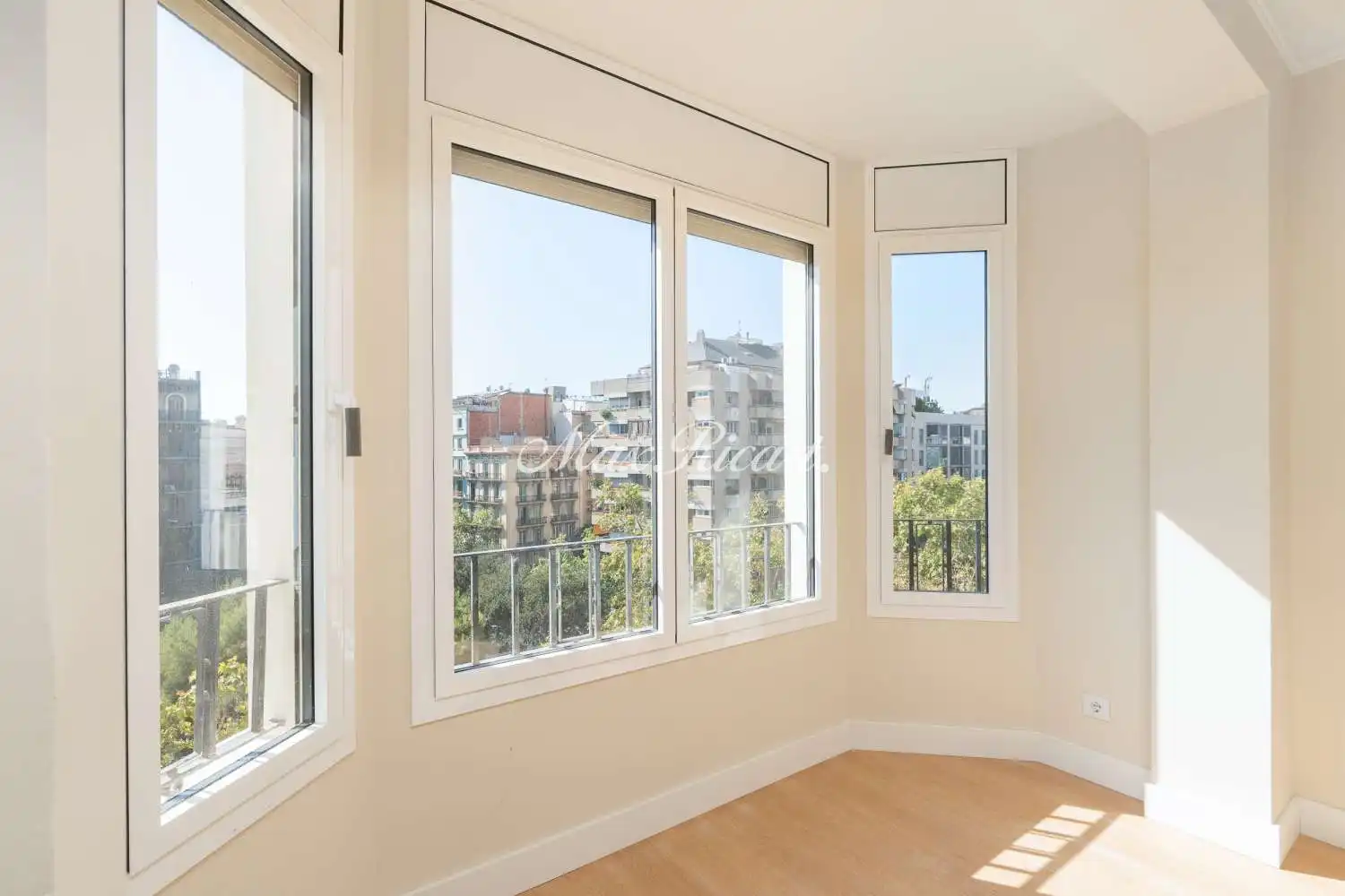 Bedroom of Flat for rent in Barcelona  with Air Conditioner, Heating and Terrace