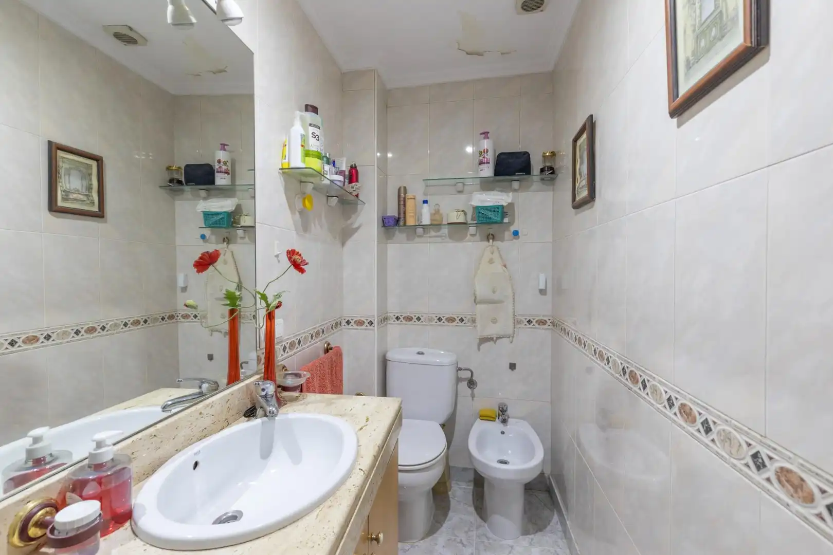 Bathroom of Flat for sale in Granada  with Balcony