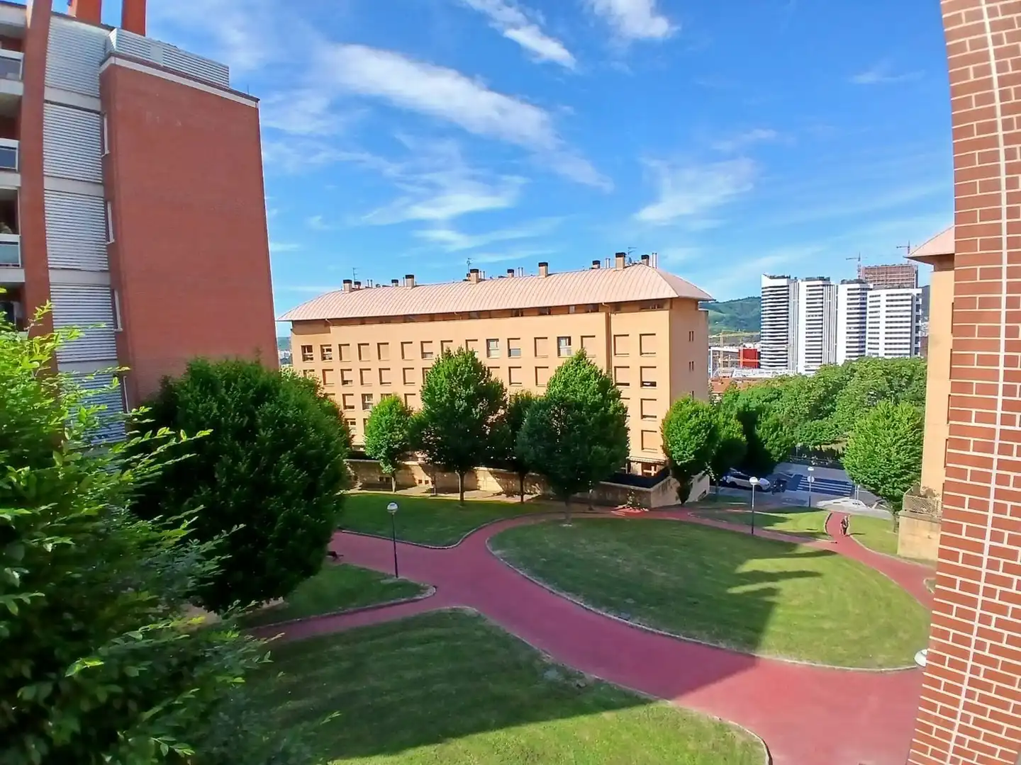 Vista exterior de Piso en venta en Basurtu - Zorrotza