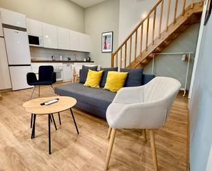 Living room of Flat to rent in  Madrid Capital  with Air Conditioner, Heating and Furnished