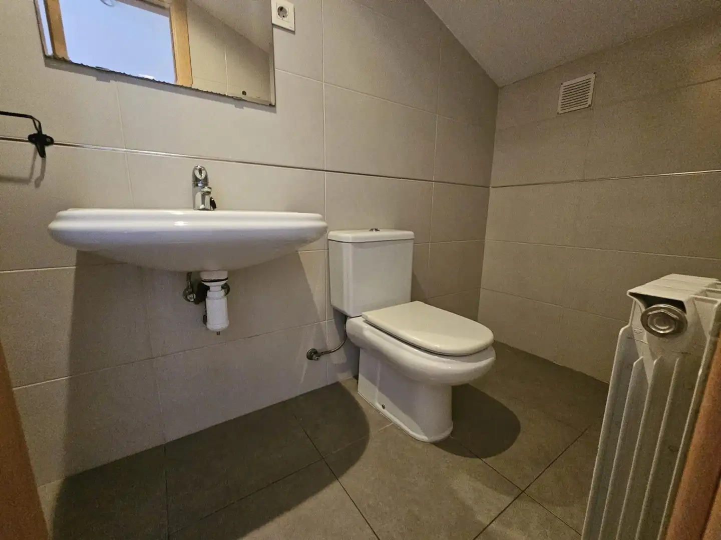 Baño de Piso en venta en Sant Celoni con Calefacción y Balcón