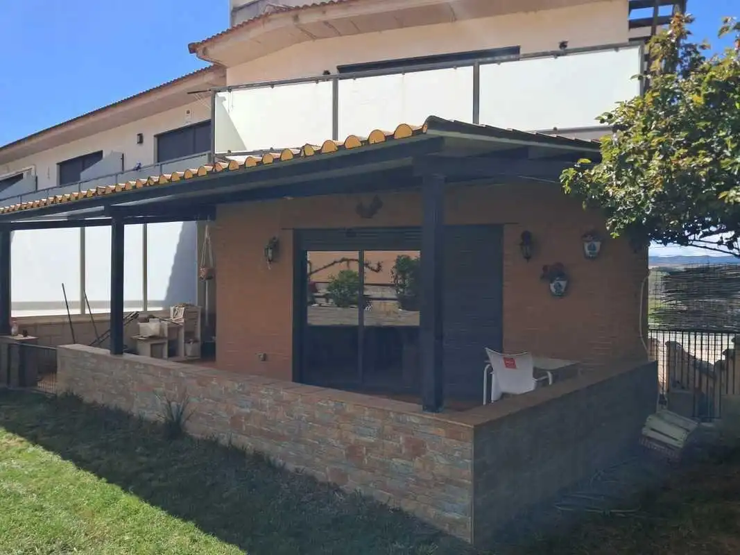 Adossat amb jardí en venda a Avenida VALENCIA, imagen 2