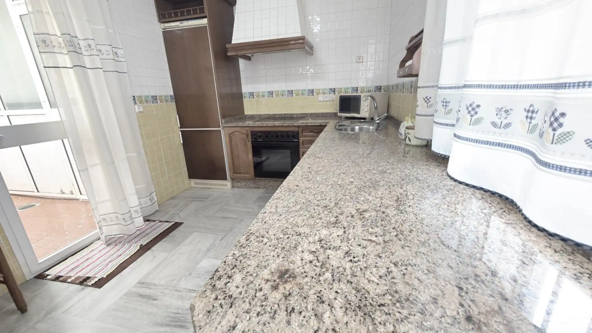 Cocina de Casa adosada en venta en Moguer con Terraza