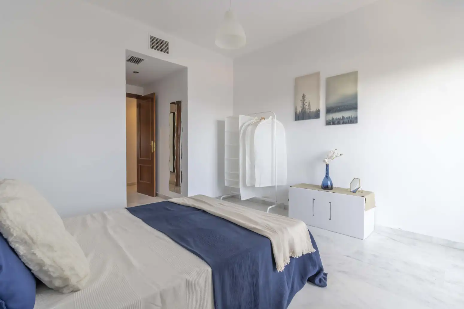 Schlafzimmer von Wohnung zum Verkauf in Mairena del Aljarafe mit Klimaanlage, Privatgarten und Terrasse