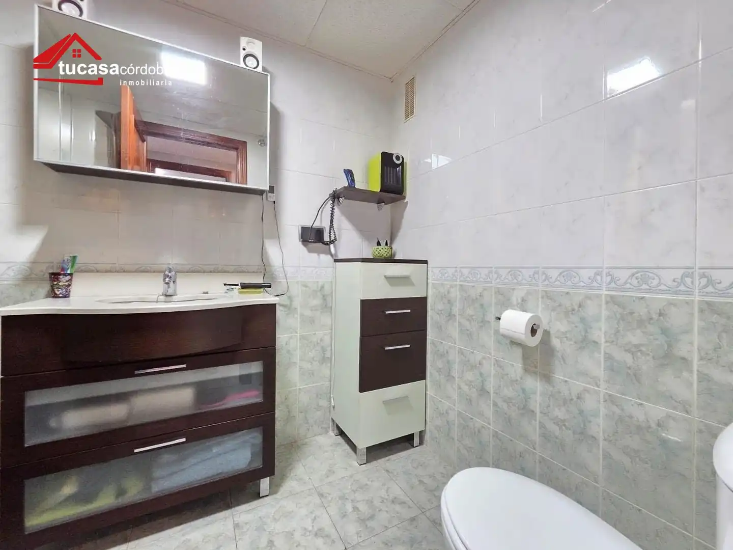Badezimmer von Wohnung zum Verkauf in Córdoba mit Klimaanlage und Abstellraum