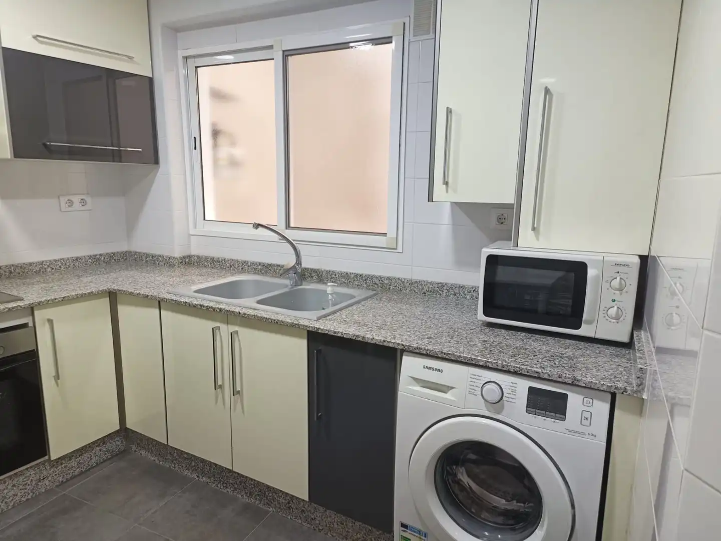 Cocina de Piso de alquiler en Mislata con Aire acondicionado, Terraza y Amueblado