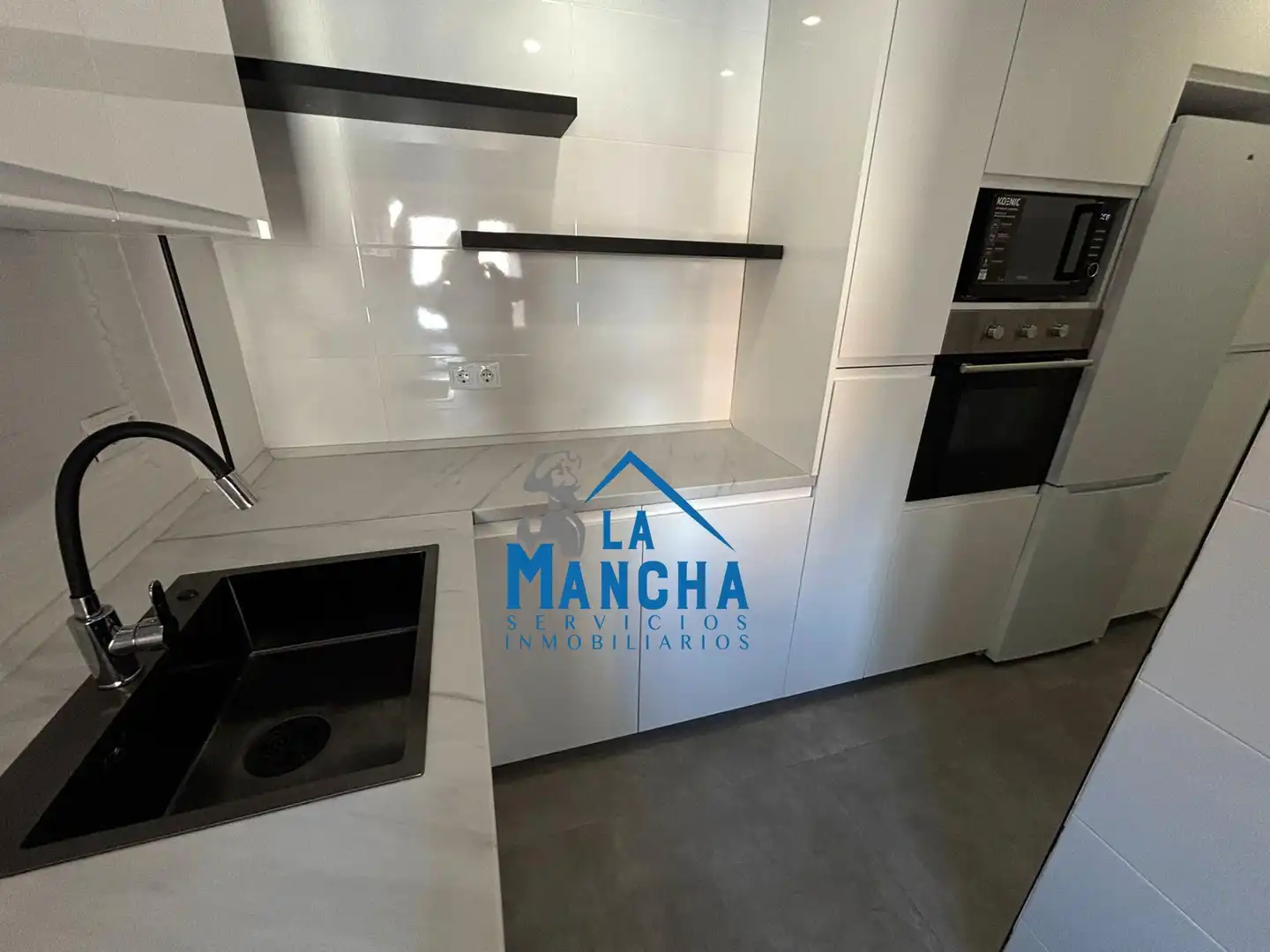 Kitchen of Flat for sale in Albacete  with Air Conditioner, Heating and Furnished