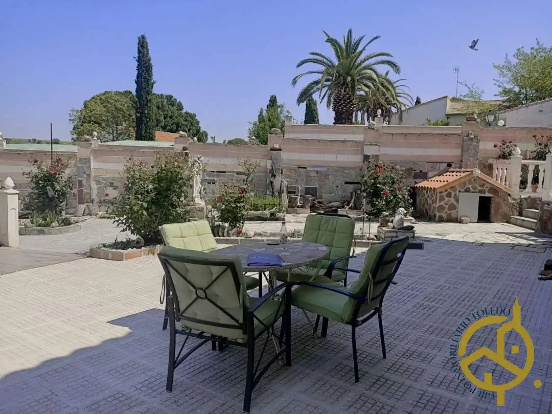 Terrassa de Casa o xalet en venda en El Viso de San Juan amb Aire condicionat, Calefacció i Jardí privat