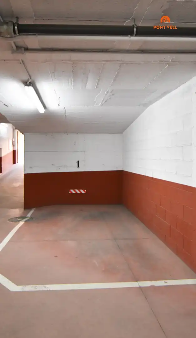 Aparcamiento en venta en La Bisbal d'Empordà, imagen 2