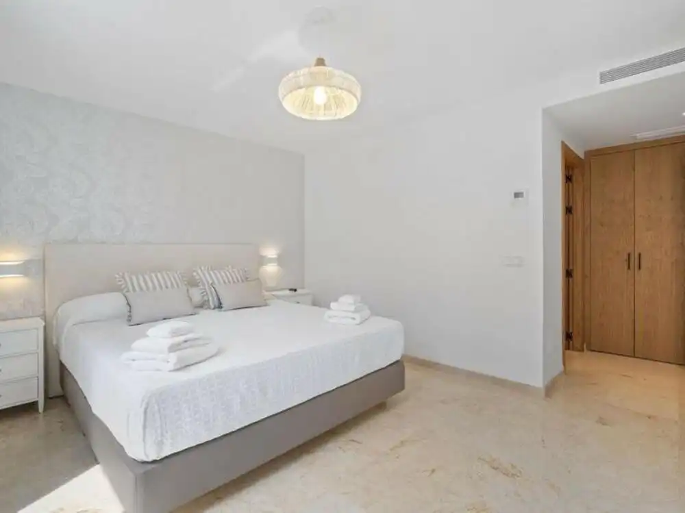 Bedroom of Houses for sale in Nueva Andalucía