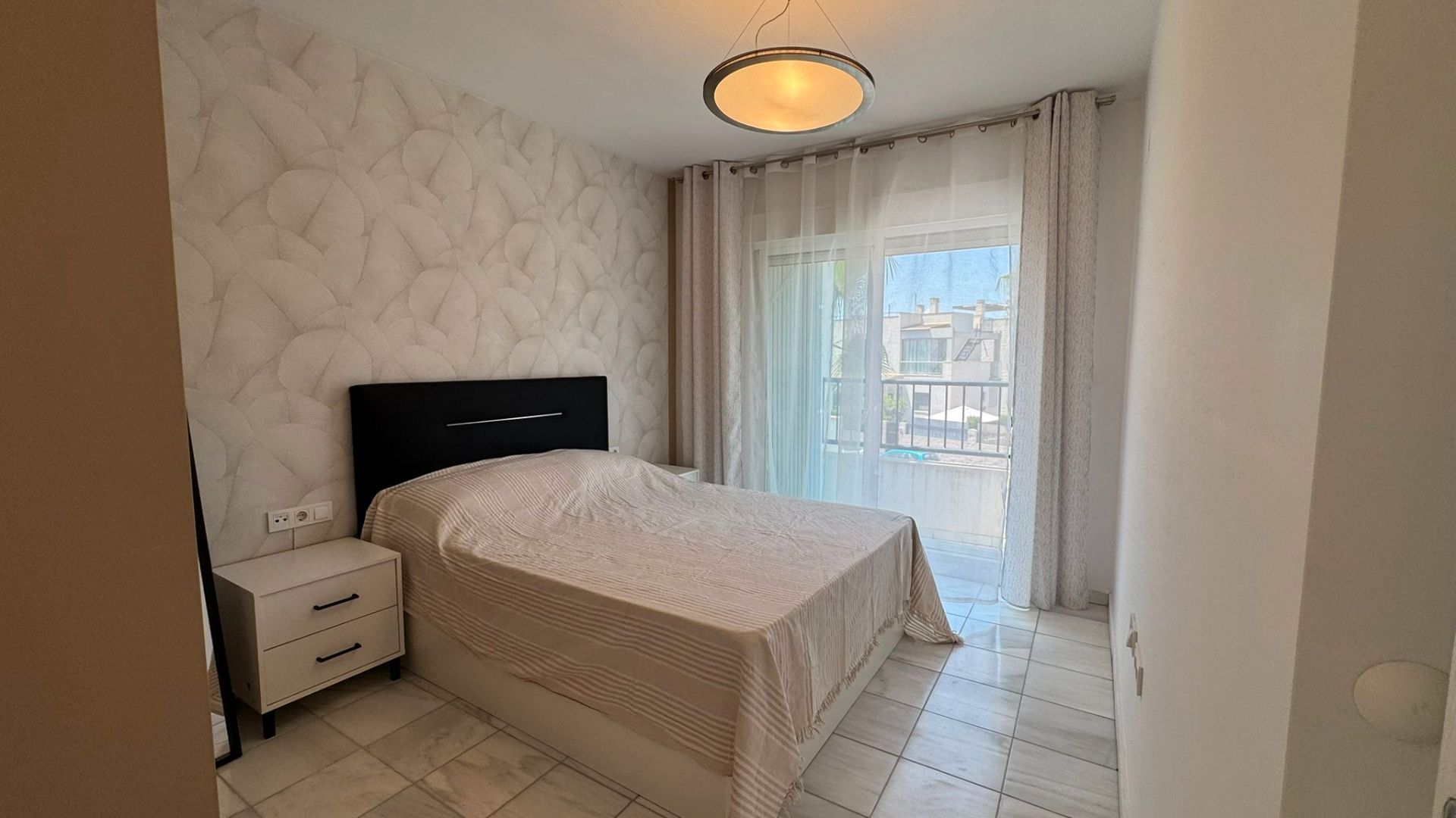 Habitación de Casa o chalet en venta en Torrevieja con Amueblado y Piscina comunitaria