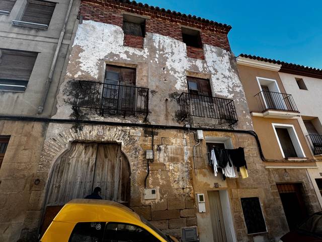 Casa adosada en Venta en Calle Mayor Baja en Castelserás