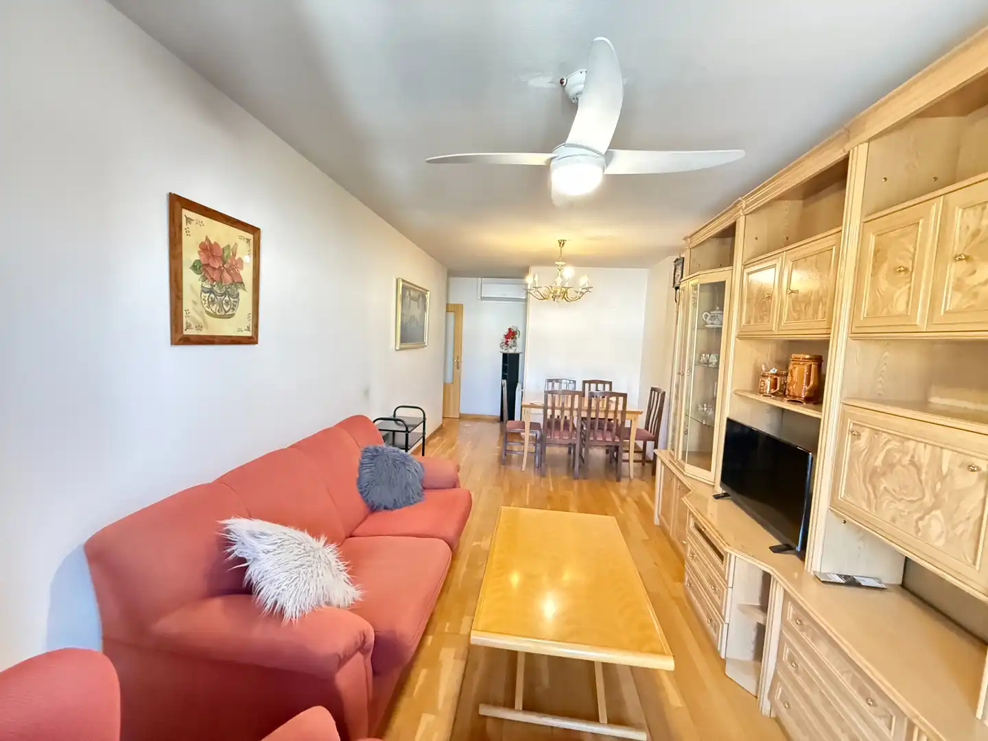 Living room of Flat for sale in  Madrid Capital  with Air Conditioner, Private garden and Storage room