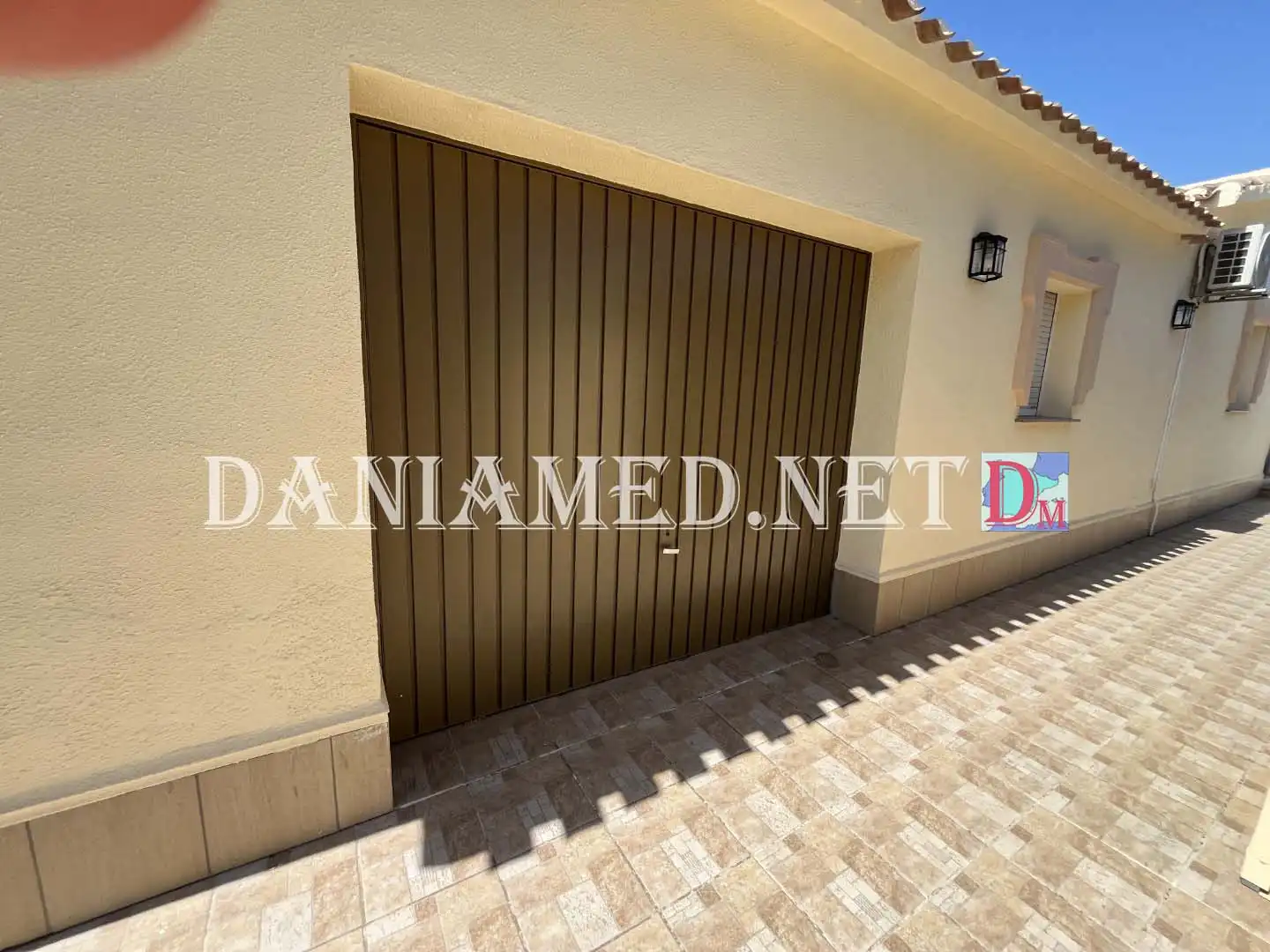 Außenansicht von Haus oder Chalet zum Verkauf in Dénia mit Klimaanlage, Heizung und Privatgarten
