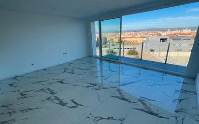 Sala d'estar de Àtic de lloguer en Manresa amb Aire condicionat, Calefacció i Terrassa