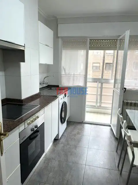 Wohnung zur Miete in Torcuato Fernández Miranda, El Bibio - Parque