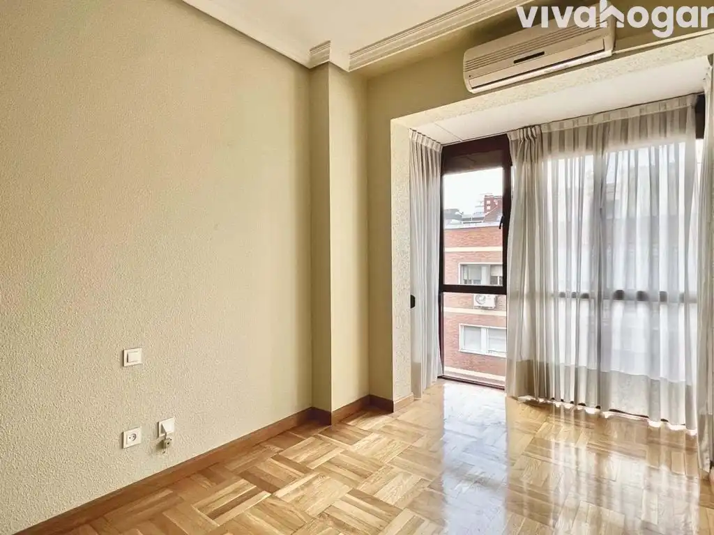 Habitación de Piso de alquiler en Madrid con Aire acondicionado y Calefacción