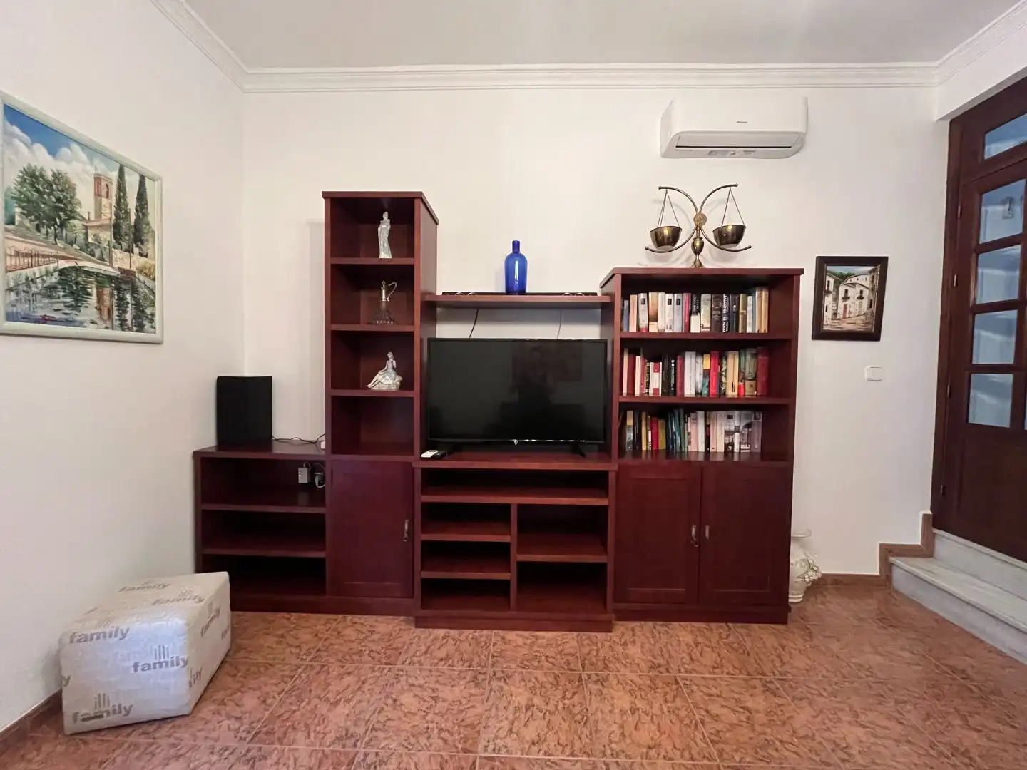 Sala d'estar de Casa o xalet en venda en La Luisiana amb Aire condicionat, Terrassa i Balcó