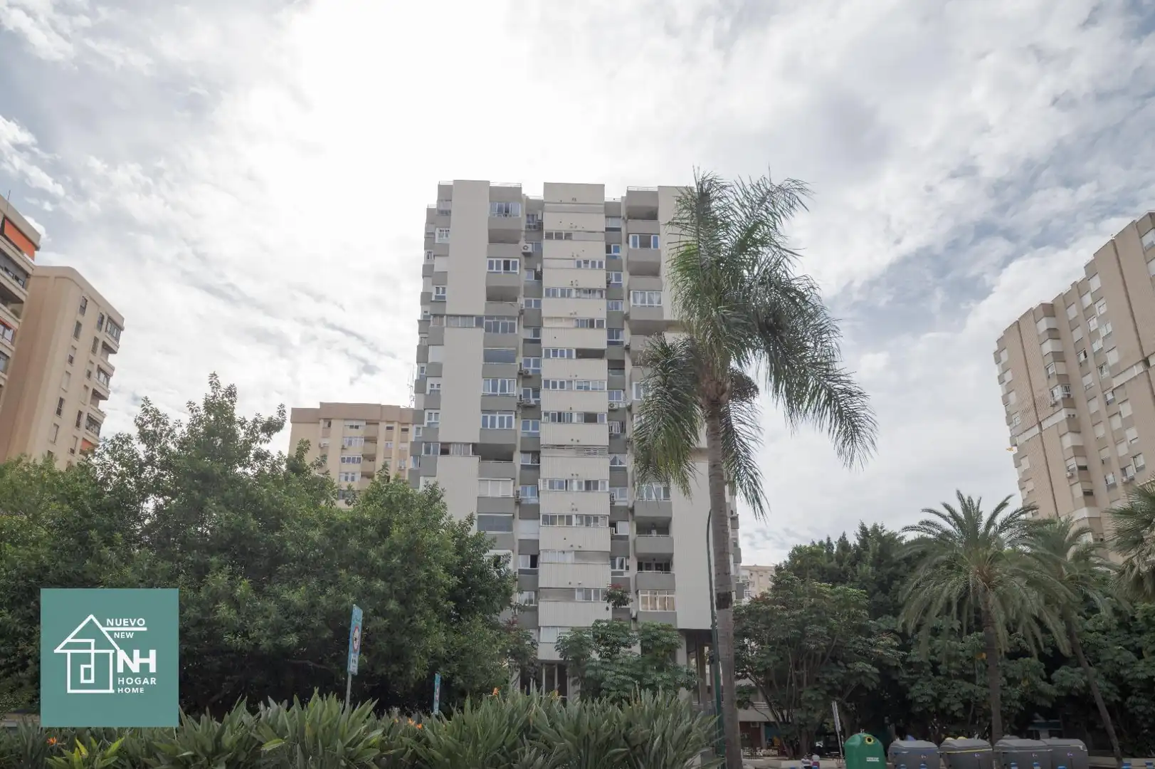 Vista exterior de Pis en venda en Málaga amb Aire condicionat i Balcó