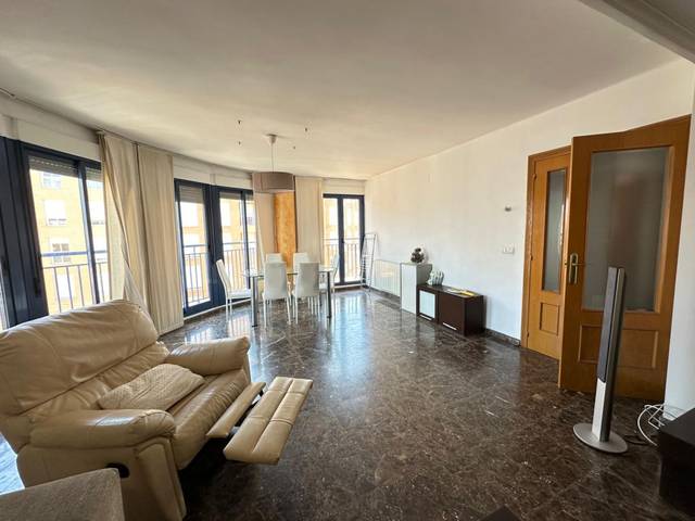 Dúplex en Venta en Canto de Castalia en Ensanche - Parque del Oeste