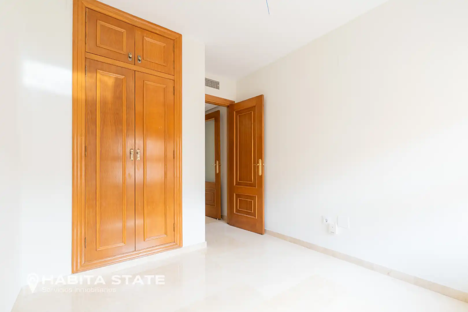 Bedroom of Flat for rent in Almería  with Air Conditioner, Heating and Terrace