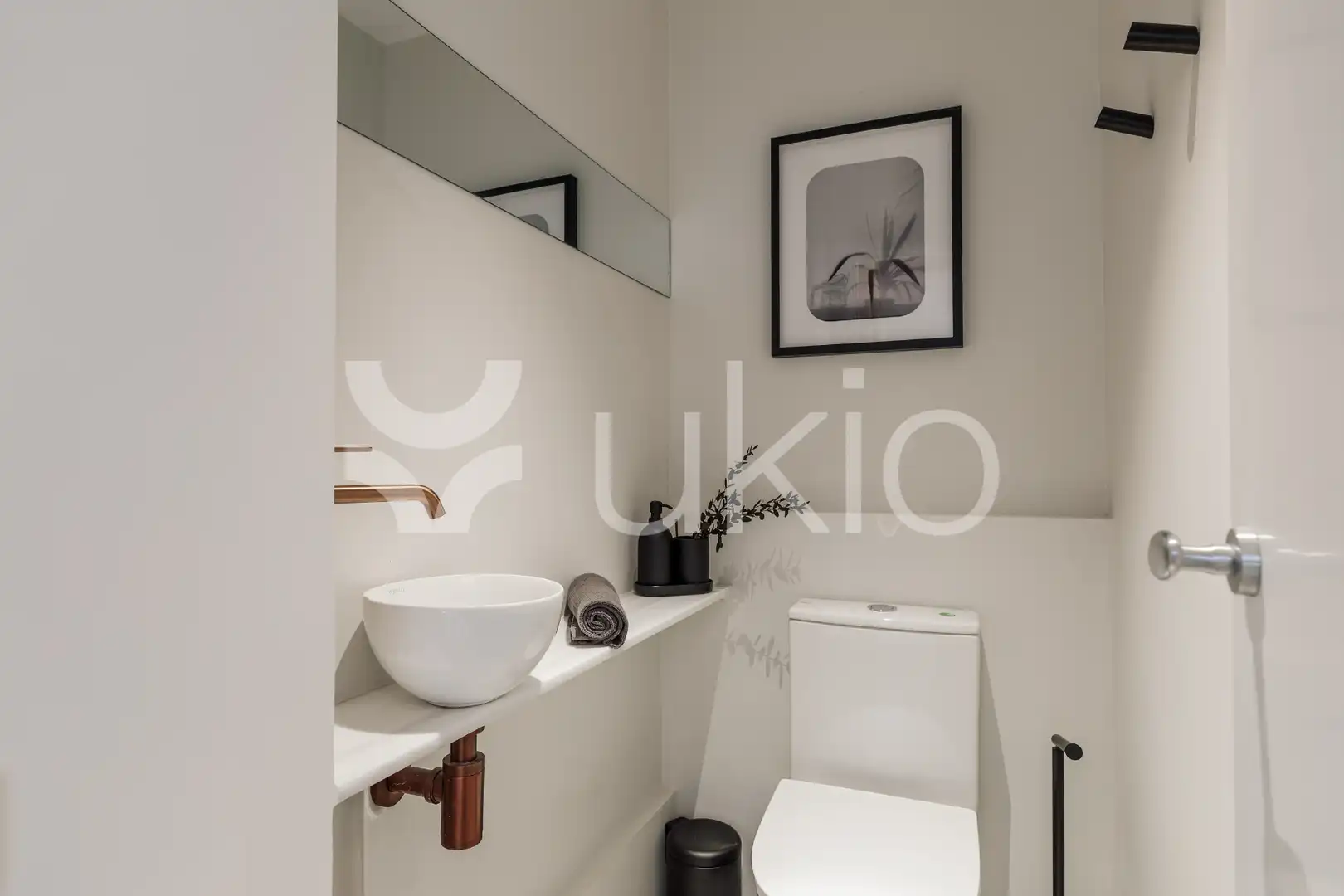 Baño de Apartamento de alquiler en Barcelona con Aire acondicionado, Calefacción y Terraza