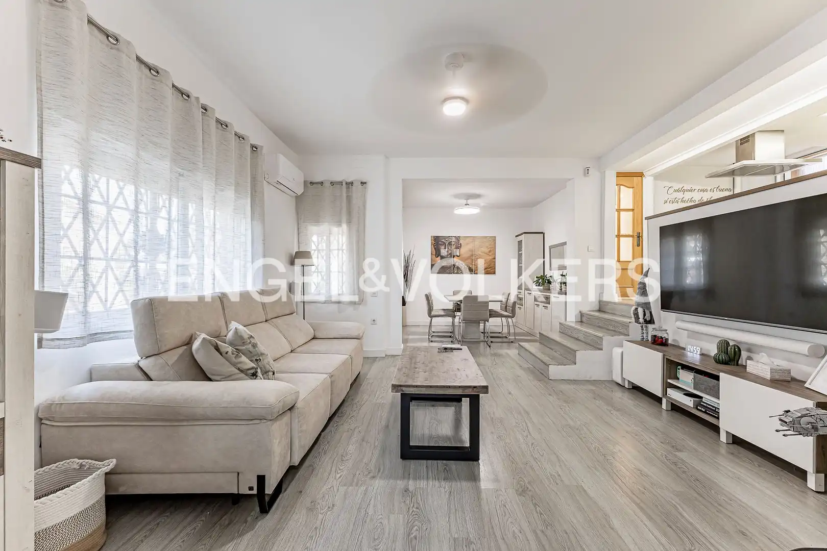 Vista exterior de Casa o xalet en venda en Sant Cugat del Vallès amb Aire condicionat, Calefacció i Jardí privat