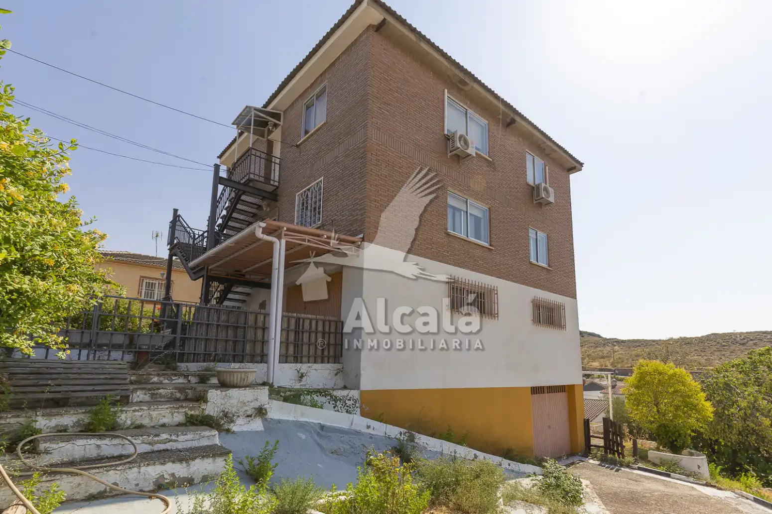Vista exterior de Casa o xalet en venda en Villalbilla amb Aire condicionat, Calefacció i Jardí privat