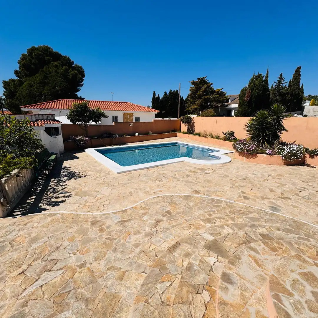 Piscina de Casa o xalet en venda en Vinaròs amb Aire condicionat, Calefacció i Jardí privat