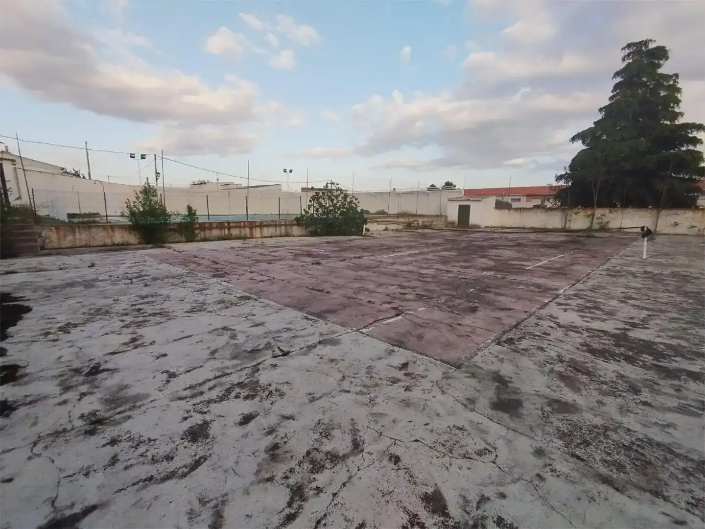 Parking of Residential for sale in Quero