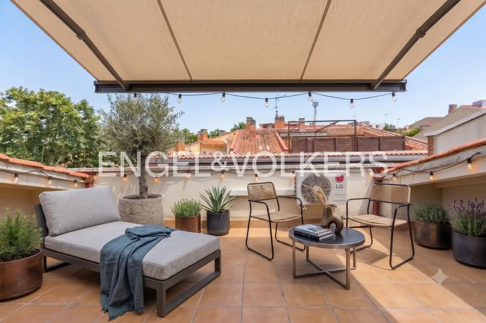 Terrace of Detached homes for sale in Rubí  with Air Conditioner, Heating and Parquet flooring