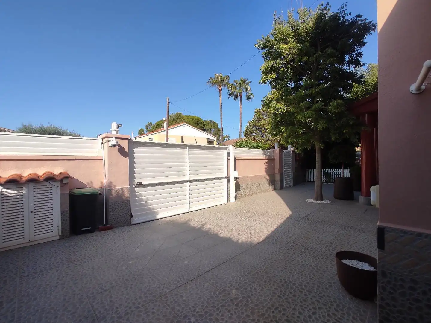 Vista exterior de Casa o xalet en venda en Castellón de la Plana / Castelló de la Plana amb Terrassa, Traster i Moblat