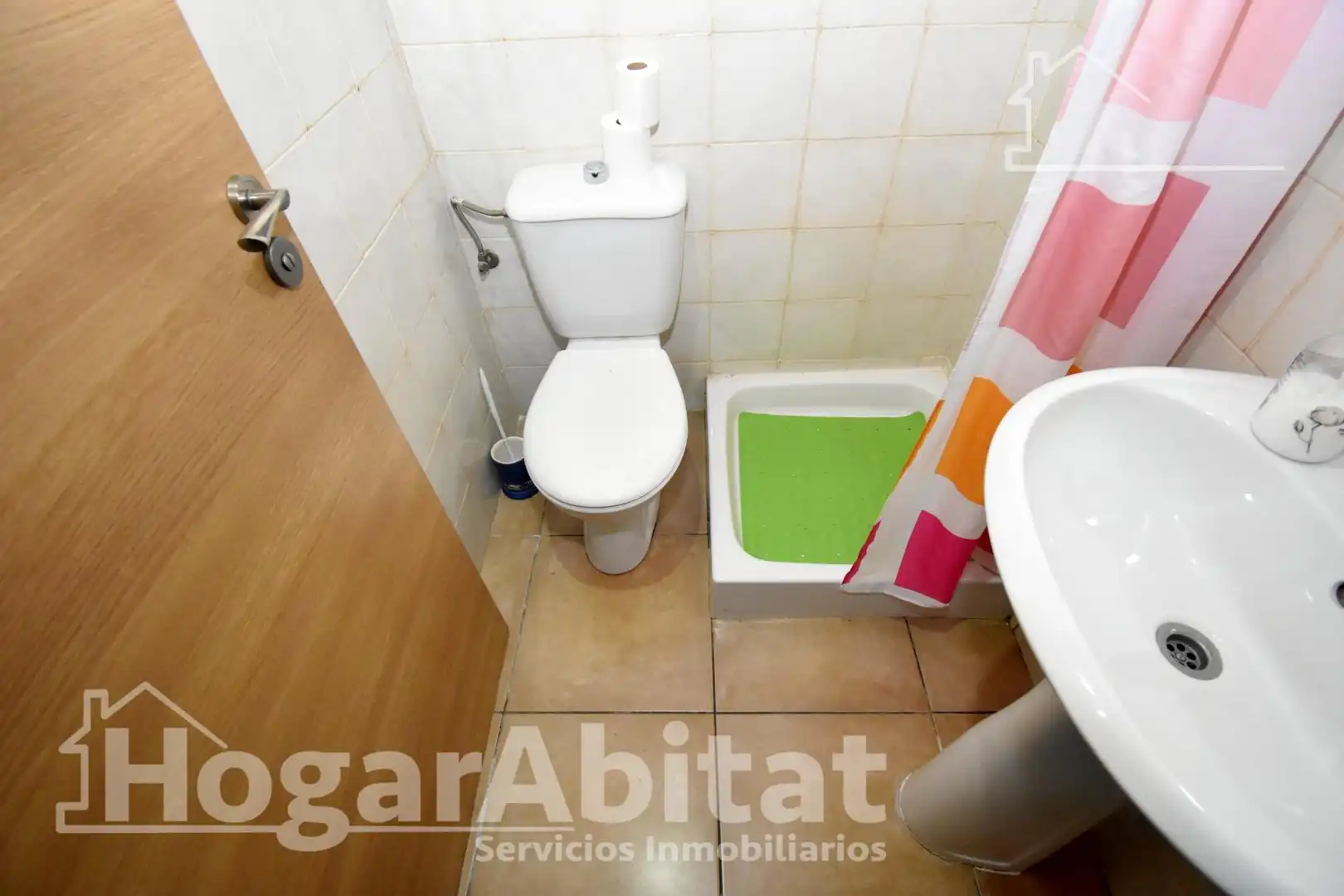 Bathroom of Flat for sale in Castellón de la Plana / Castelló de la Plana  with Storage room and Furnished