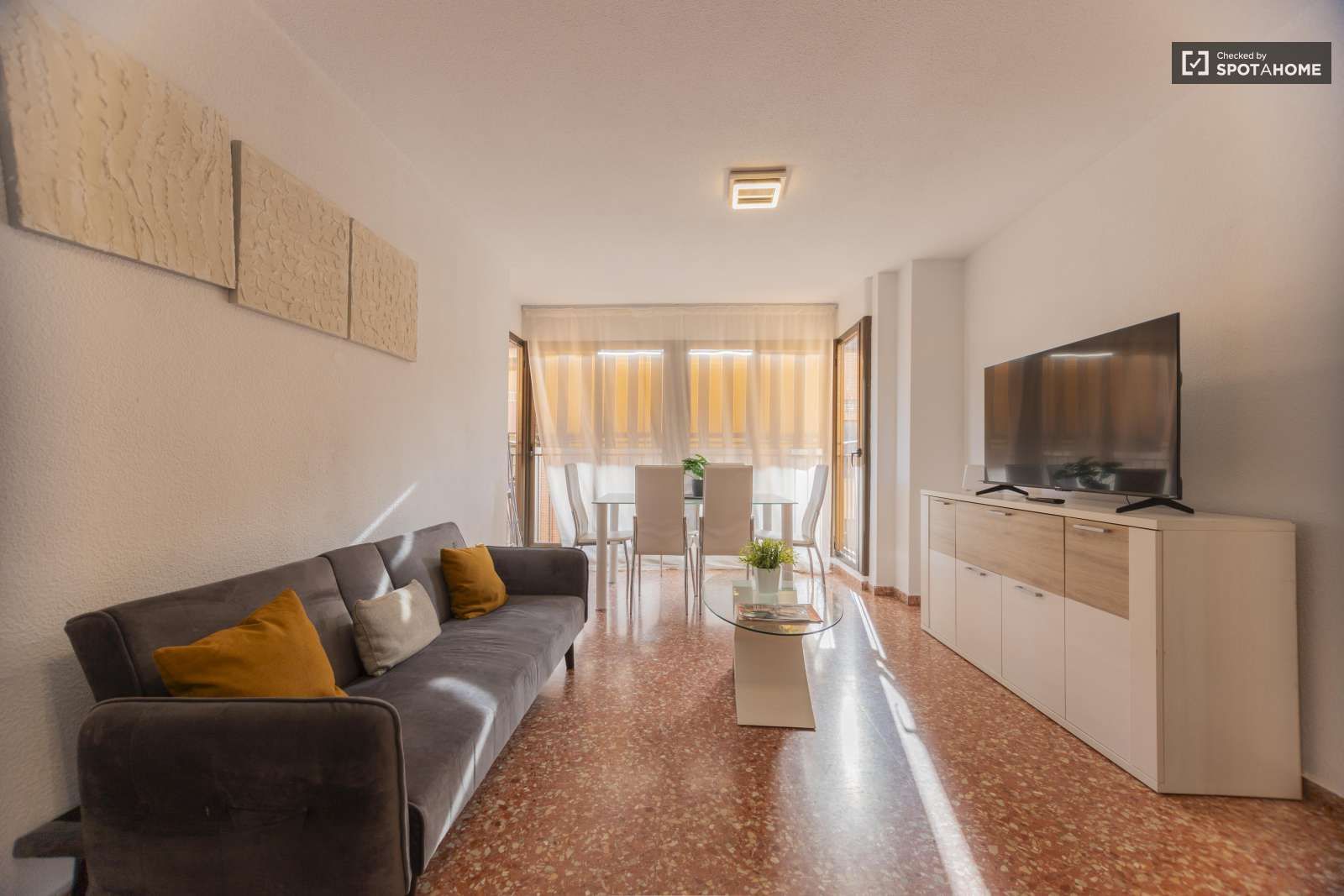 Living room of Apartment to share in  Valencia Capital  with Air Conditioner and Terrace