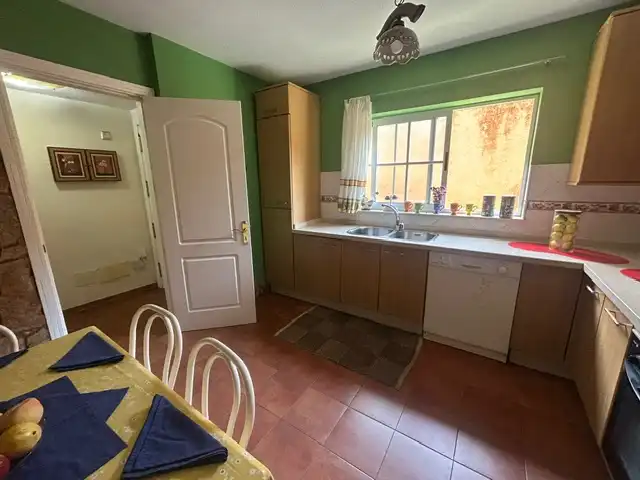 Cuina de Casa adosada en venda en Arucas amb Jardí privat, Terrassa i Traster
