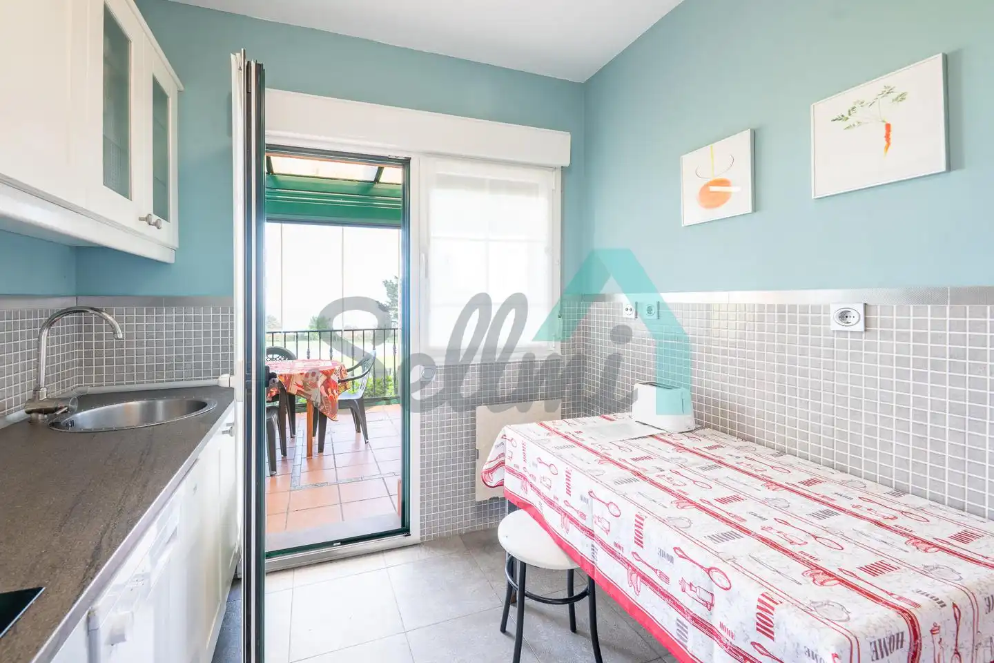 Cuina de Casa o xalet en venda en Villaviciosa amb Calefacció, Jardí privat i Terrassa