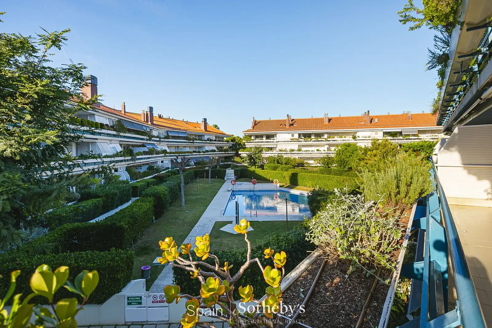 Exterior view of Apartments for sale in Sitges  with Air Conditioner, Storage room and Community pool
