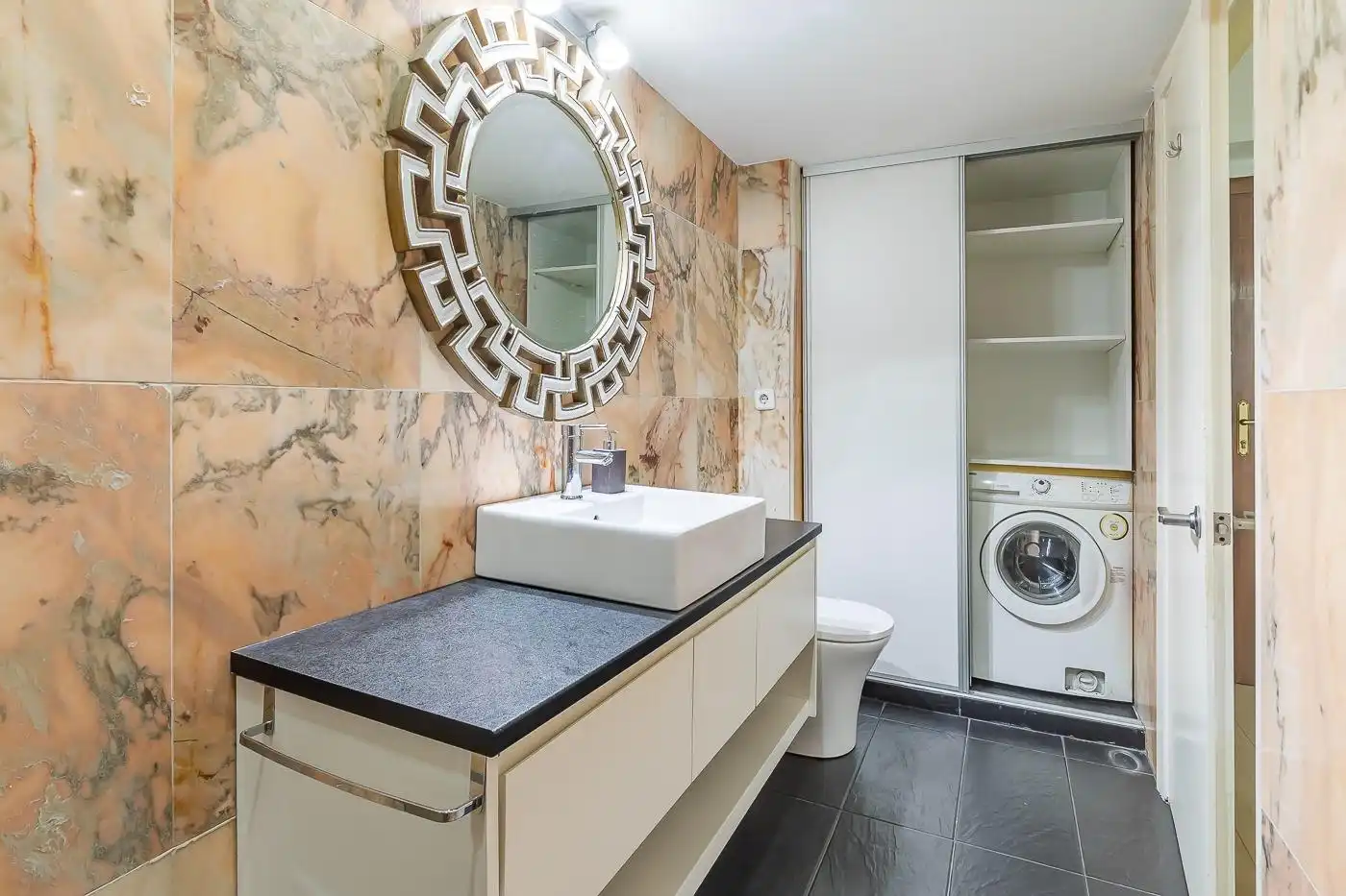 Bathroom of Apartments for rent in Madrid  with Heating and Storage room