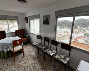 Casa adosada en venda a Cambil