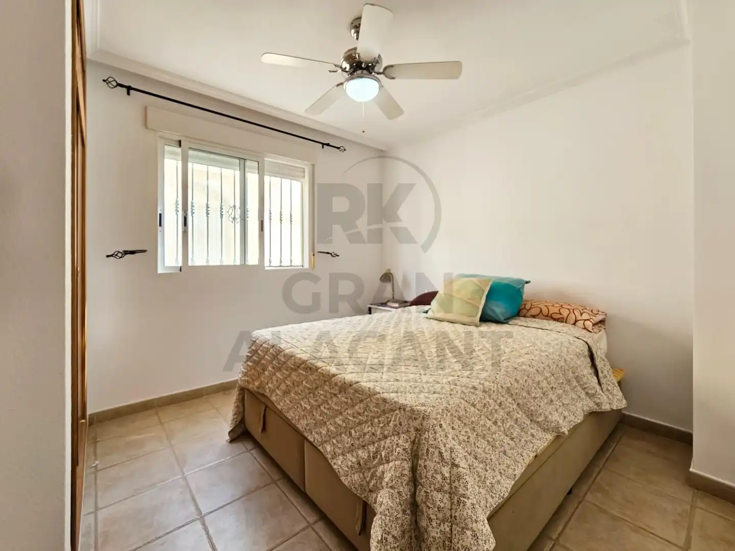 Habitación de Casa o chalet en venta en Santa Pola con Jardín privado, Terraza y Trastero