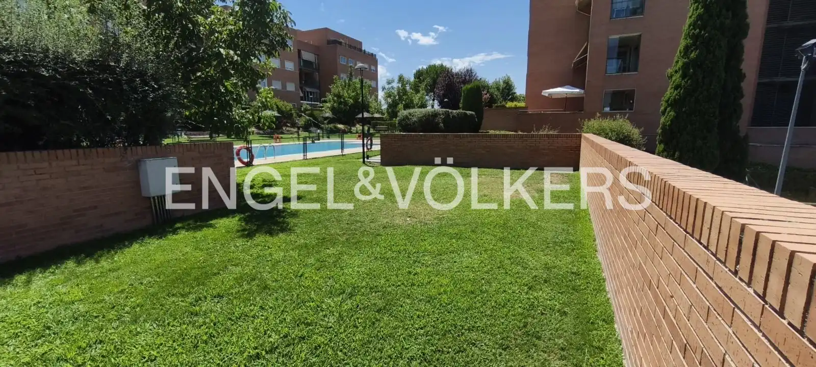 Vista exterior de Pis de lloguer en Las Rozas de Madrid amb Aire condicionat, Calefacció i Parquet
