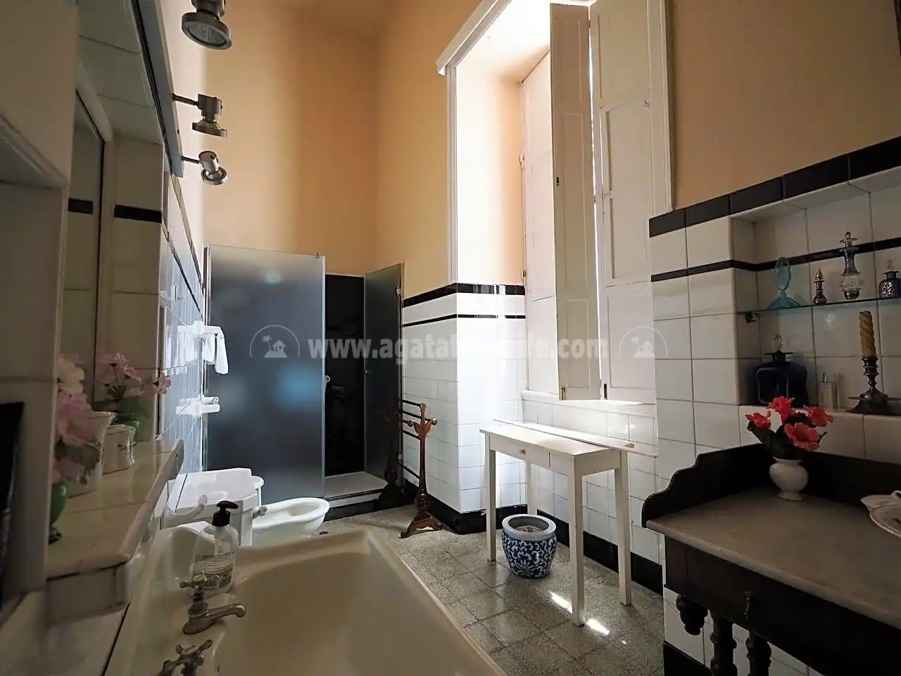 Bathroom of Houses for sale in La Orotava  with Private garden and Terrace