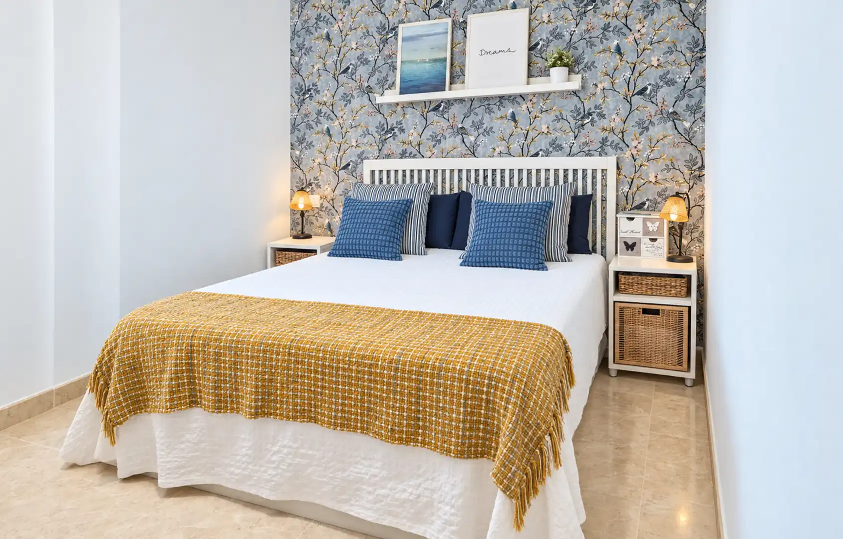 Dormitori de Apartament en venda en Manilva amb Aire condicionat, Terrassa i Traster