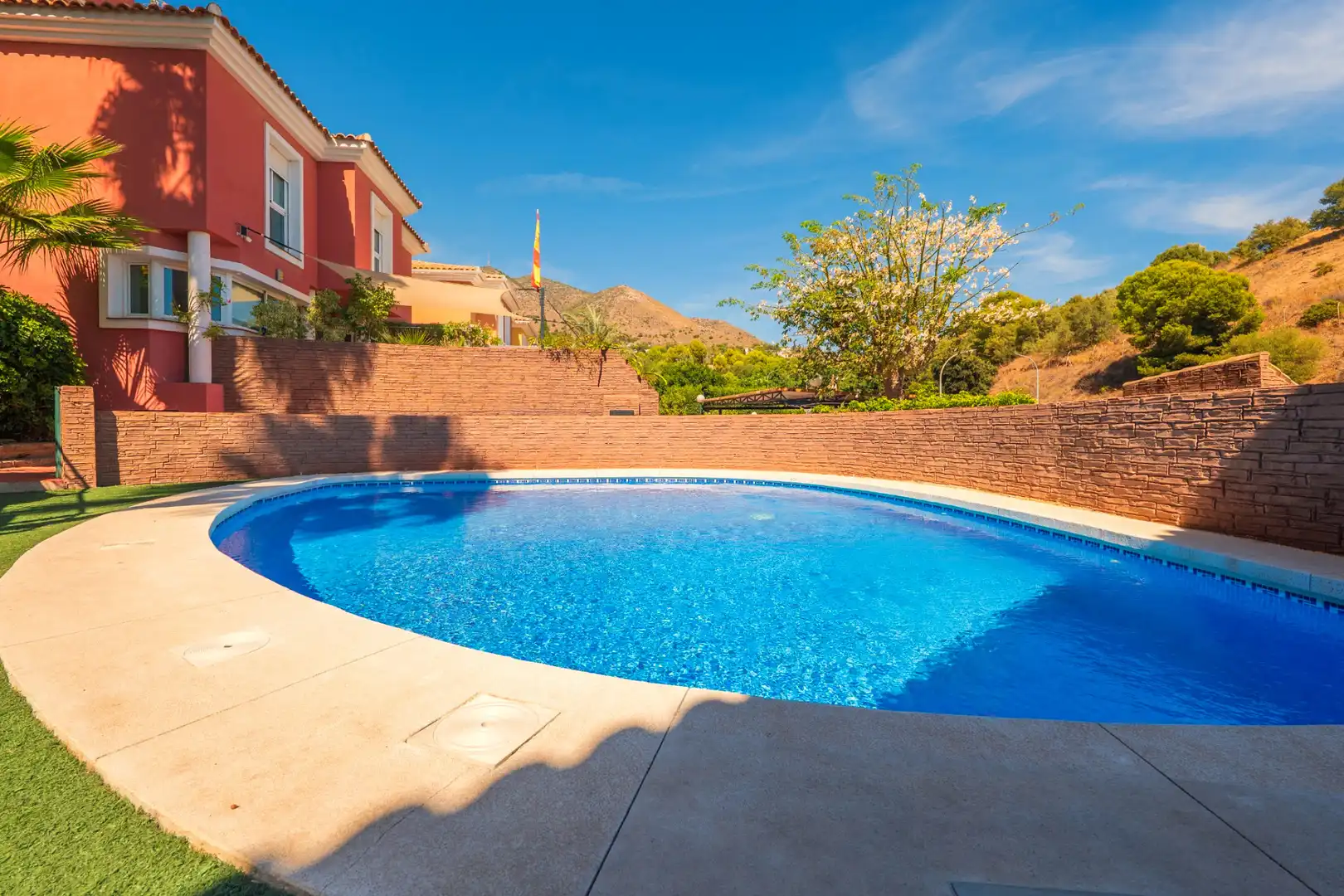 Casa bifamiliare con piscina in vendita a La Capellanía - El Higuerón, imagen 2