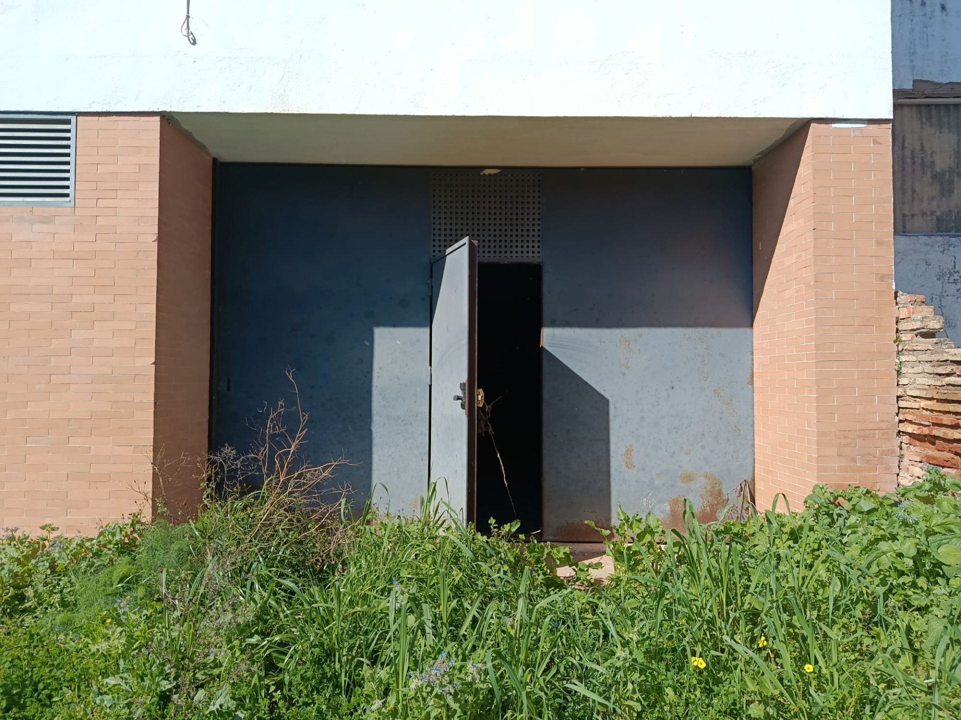 Vista exterior de Garaje en venta en Gibraleón